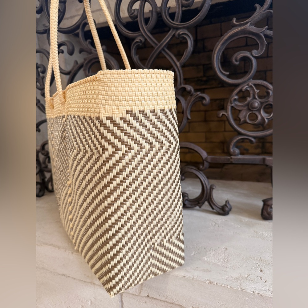 NWT Erewhon Market Shopping Basket Bag Excellent Condition - Picture 3 of 4